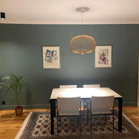 Elegance & Charm In Heart Of Daguerre Apartment